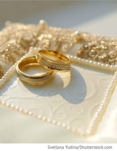 Ringe Auf Weißem Kissen Für Die Hochzeiten | Ringe, Hochzeit
