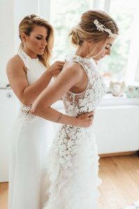 Bohemian Glam Hochzeit | Brautmode, Hochzeit Kleidung Und