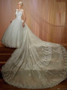 Großhandel Ausgezeichnete Elfenbein Applique Abnehmbare Schwanz Prinzessin  Brautkleider Braut Festzug Kleider Hochzeit Kleidung Kleider