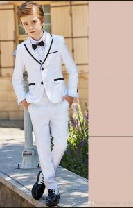 Großhandel Beliebte Weiße Jungen Formale Anlässetuxedos Kerbe Revers Side  Vent Kinder Hochzeit Smoking Kind Anzug Urlaub Kleidung Jacke + Pants + Tie
