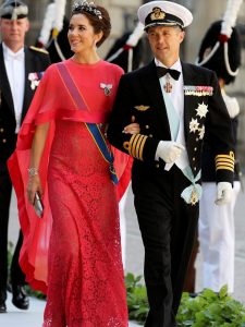 Hochzeit Rotes Kleid Schweden | Victoria Von Schweden