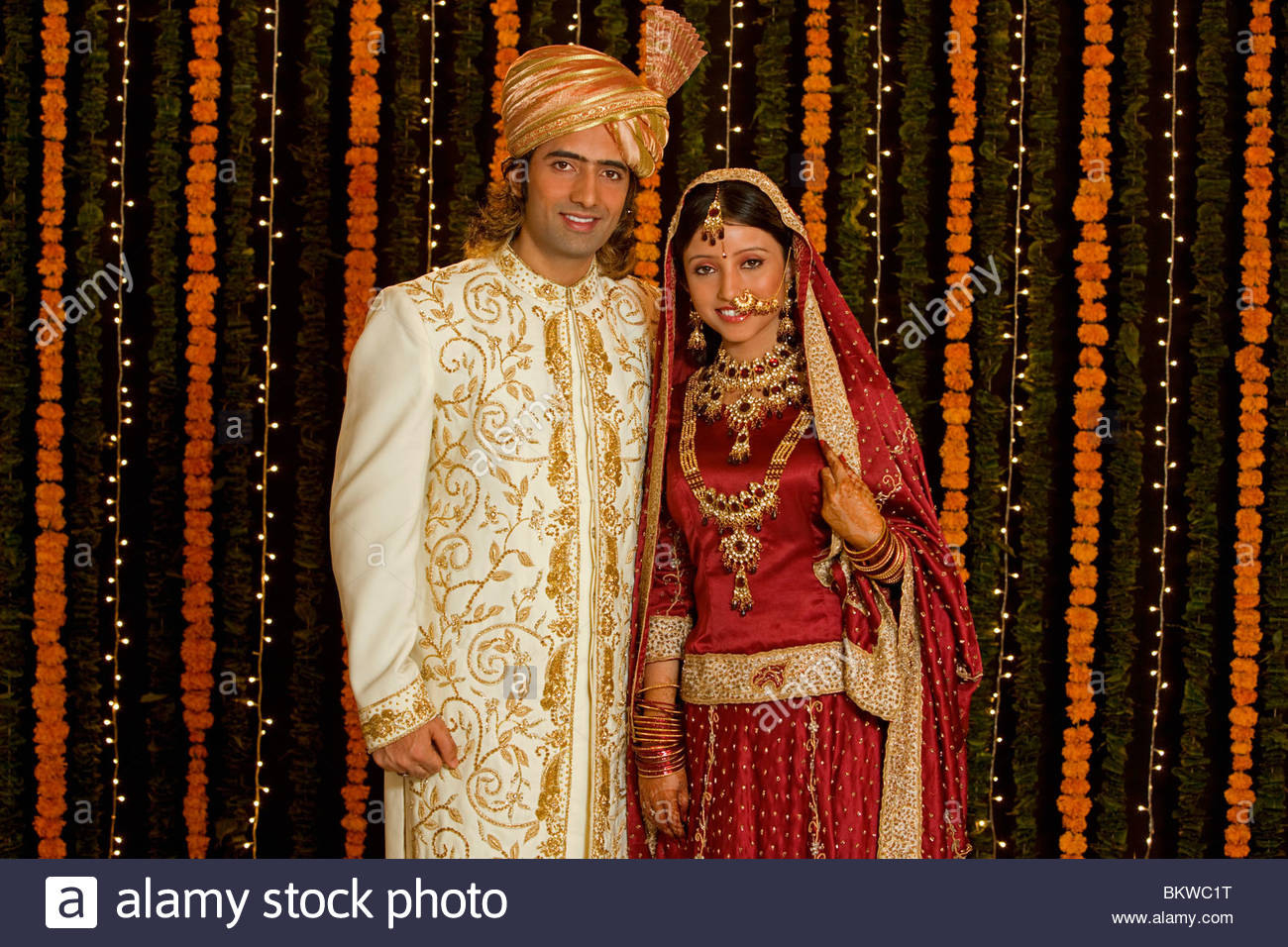 Indische Paare Hochzeit Kleidung Stockfoto, Bild: 29447092