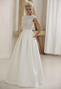 Modell Marta Mit Satin Skirt (735) | Kleider Hochzeit