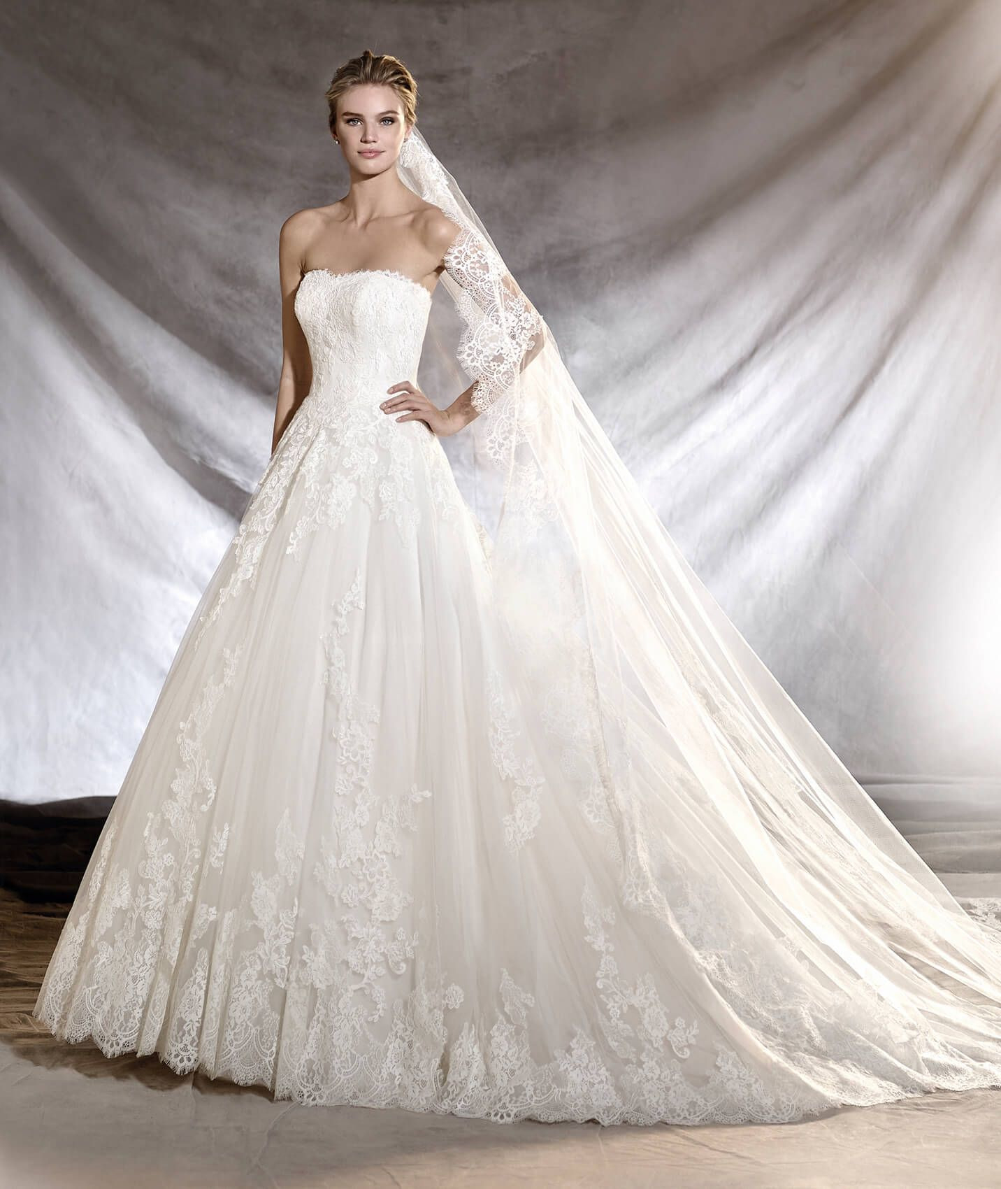 Oribe - Wedding Dress In Tulle And Lace. | Pronovias | Braut