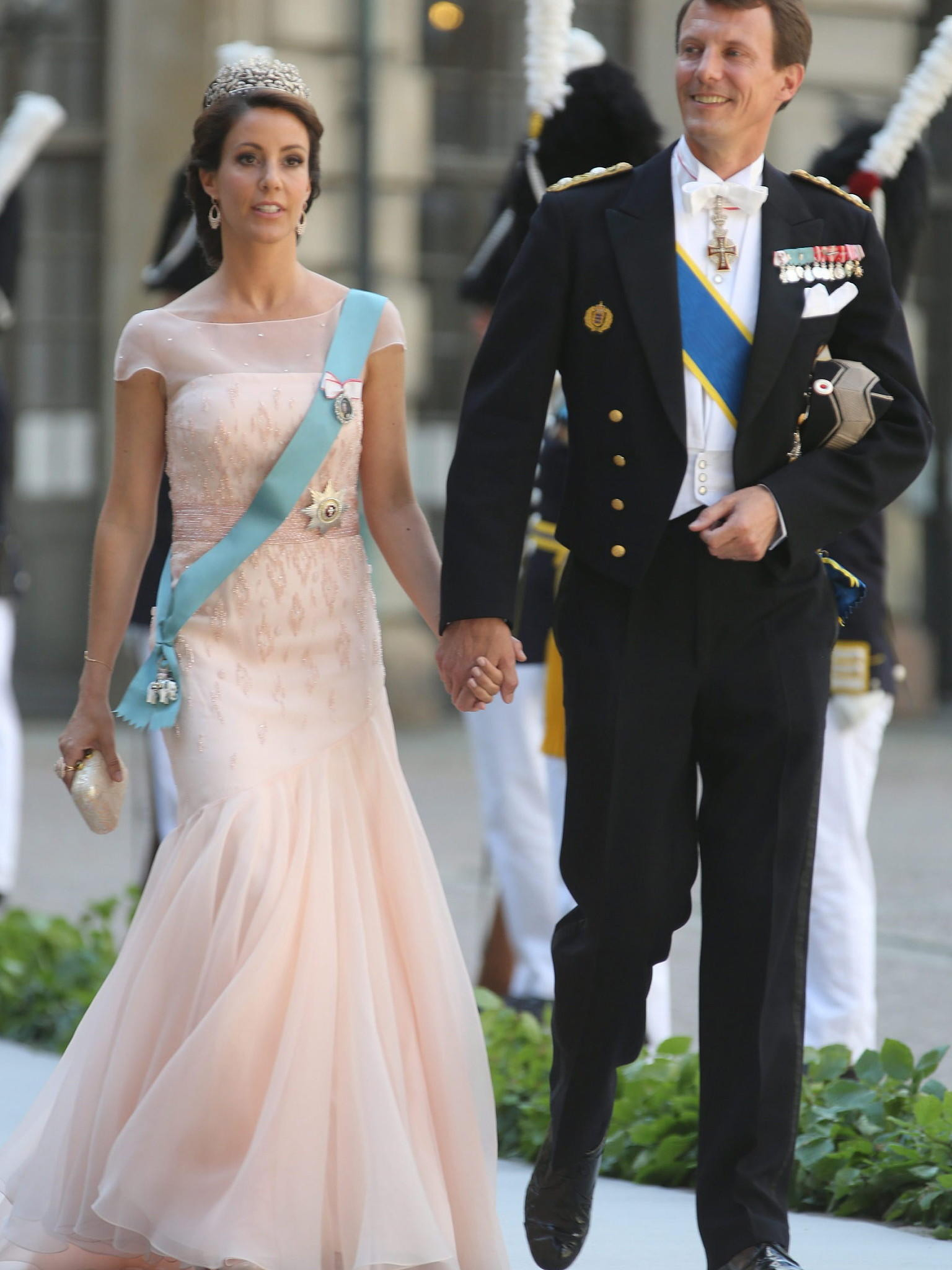 Rotes Kleid Auf Hochzeit Schweden | Lieschens Hochzeitstipp