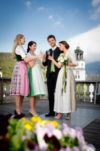 Salzburger Heimatwerk. Festliche Dirndl Und Hochzeitstracht