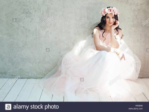 Schöne Braut Frau In Tulle Rosen Hochzeit Kleid, Lifestyle