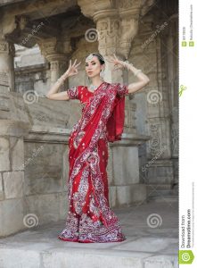 Schöne Junge Indische Frau In Der Traditionellen Kleidung
