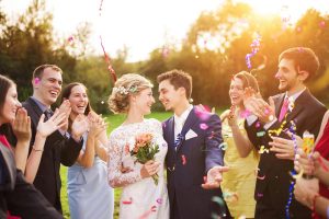 Stylisch Zur Hochzeit - Der Ideale Dresscode Für Hochzeitsgäste