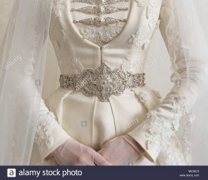 Tracht Der Kaukasischen Braut. Nahaufnahme Einer Hochzeit
