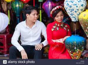 Vietnamesisches Hochzeitskleid Stockfotos &amp; Vietnamesisches