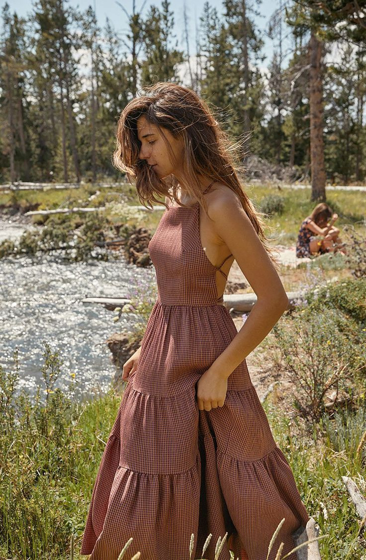 What To Wear: 15 Autumnal Dresses For A Fall Wedding – Green
