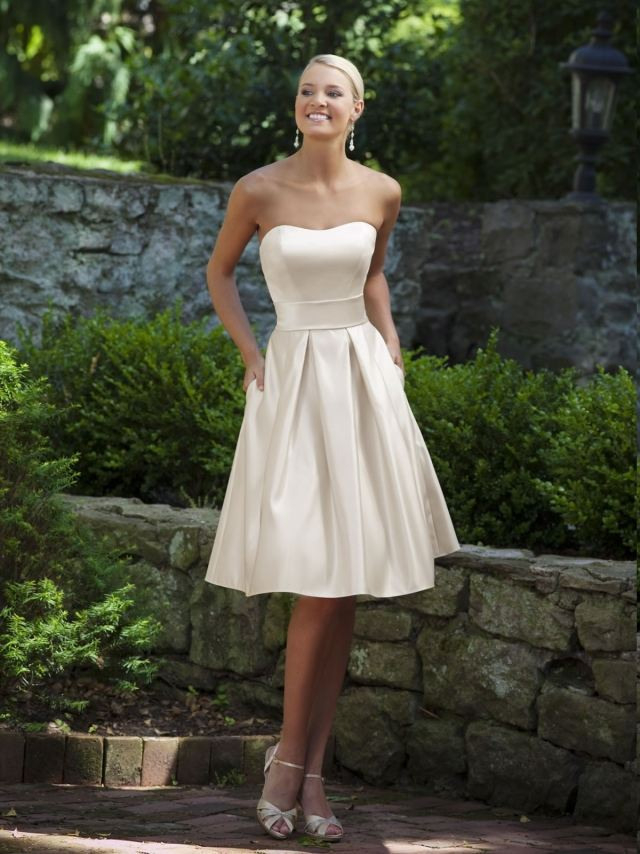 20 Elegante Trägerlose Brautkleider Für Eine Traumhochzeit