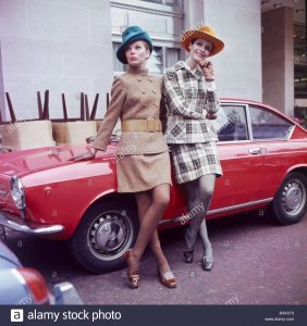 60Er Jahre Mode Der 1960Er Jahre Kleidung Frauen Mit Hüten