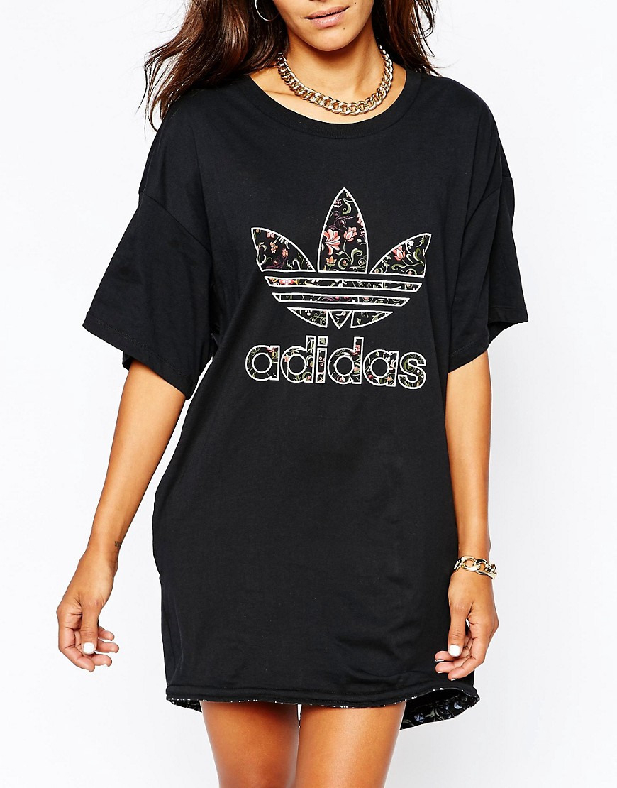 Adidas  Adidas Originals  Moscow  Tshirtkleid Mit