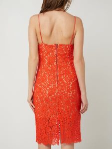 Bardot Kleid Aus Floraler Spitze Modell 'Sienna' In Rot