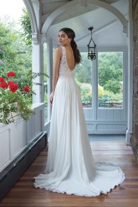 Boho Hochzeitskleid Mit Linearen Details  Sweetheart 11047