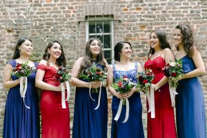 Brautjungfernkleider In Blau Und Rot Eine Großartige Farb