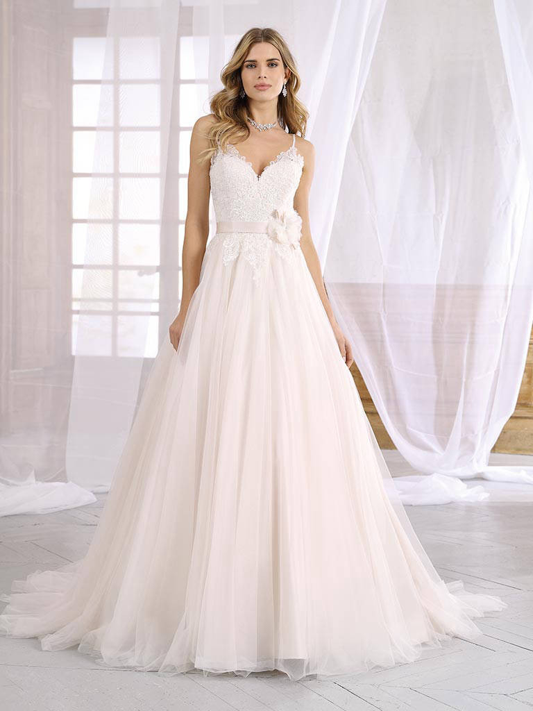 Das Klassische Brautkleid ★ Elegante Und Exklusive Brautmode