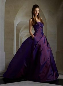 Das Lila Kleid  45 Erstaunliche Fotos  Archzine