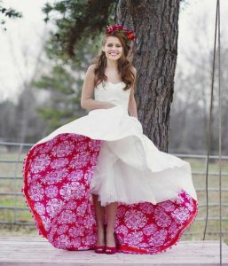 Die Besten 25 Hochzeitskleid Rot Weiß Ideen Auf Pinterest