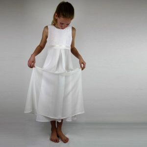 Ein Barockes Mädchenkleid  Kommunion Kleider Kommunion