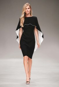 Ein Paar Tolle Ideen Wie Sie Ein Schwarzes Kleid Kombinieren
