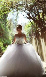 Erstaunliche Swarovski Hochzeitskleid Kristalle Steine