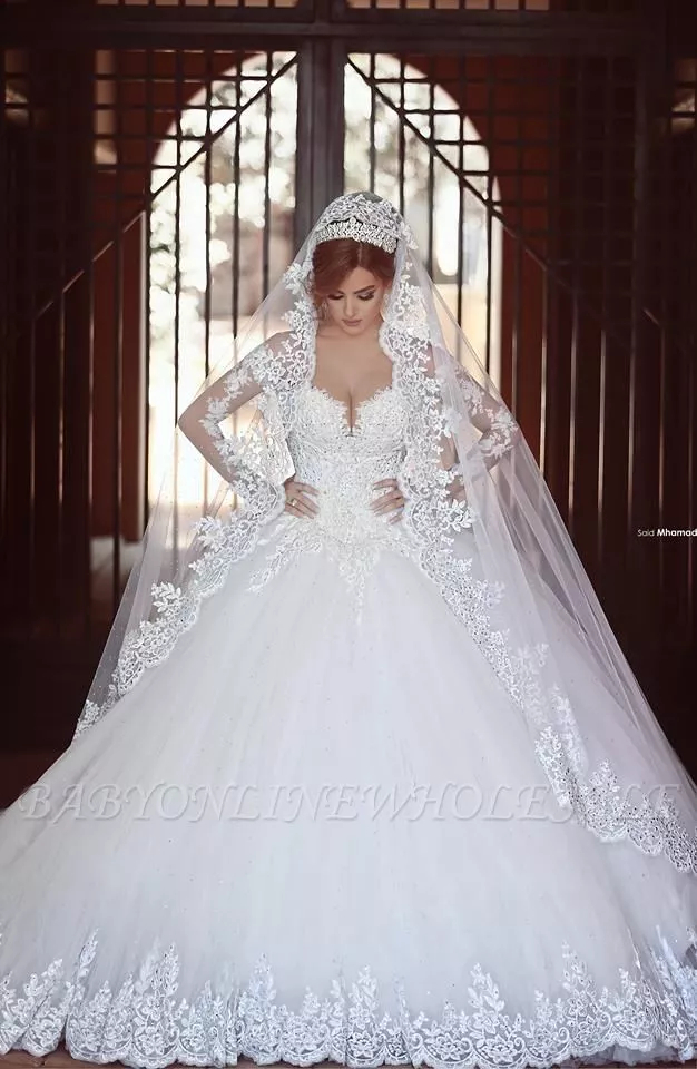 Exklusive Brautmode Elegante Mit Spitze  Hochzeitskleid