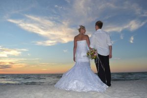 Gemeinsam Durchs Leben Gehen  Kleid Hochzeit Heiraten