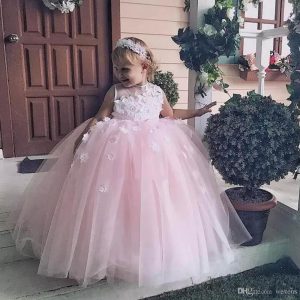 Großhandel Stilvolle Rosa Prinzessin Baby Mädchen Kleider