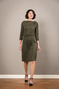 Grünes Tailliertes Kleid Pheline Mit Asymmetrischem