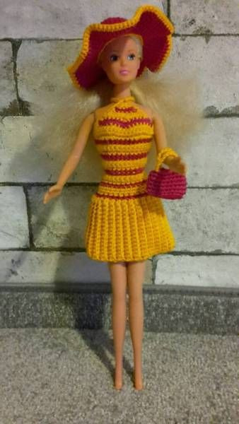 Handgearbeitetes Barbieoutfit Ohne Barbie Bestehend Aus
