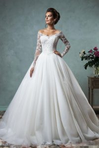 Hochzeitskleid Langarm In 2020  Ballkleid Kleider