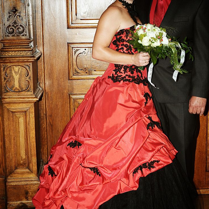 Hochzeitskleid Rot Und Schwarz  Rot Anziehen Rote