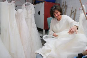 Ihr Brautkleid  Brautkleider Reinigung