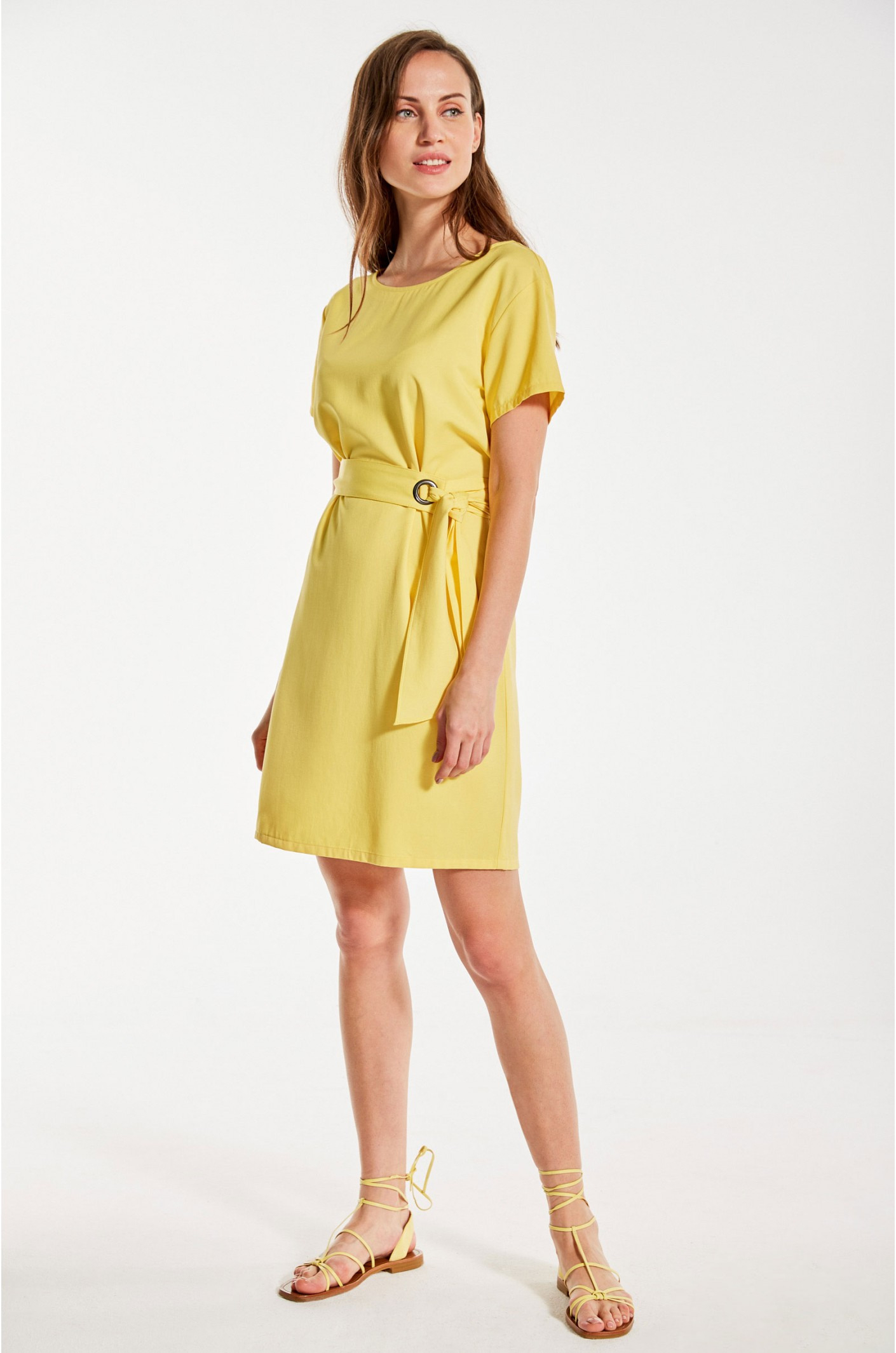 Kleid In Gelb Mit Kurzem Arm Und Mit Gürtel  Kala Fashion