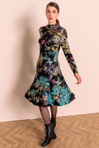 Kleid Mit Floralem Printmuster  Kleider  Ivko Woman