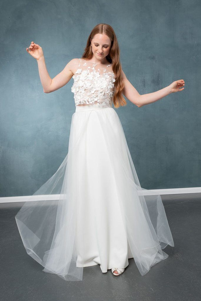 Kurzes Braut Top Mit 3Dblüten  Luna  Braut Kleid