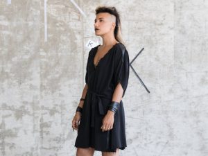 Kurzes Schwarzes Kleid Für Frauen Lässige Shirtkleid