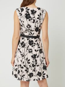 Montego Kleid Mit Floralem Muster In Rosé Online Kaufen