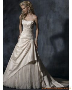 Neue Elegantes Brautkleid Aus Taft Scoopausschnitt