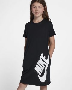 Nike Sportswear 大童 女童 T 恤連身裙。Nike Tw