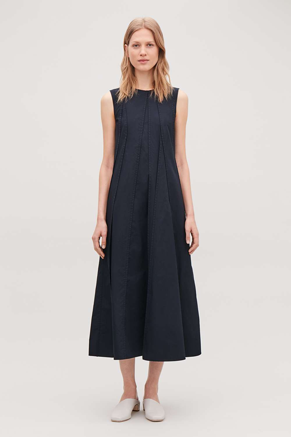 Panelled Sleeveless Dress Mit Bildern  Cos Dresses