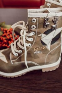 Paper Wings In 2020  Ausgefallene Schuhe Bunte Schuhe