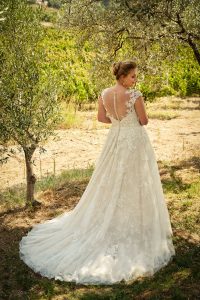 Plus Size Brautkleid Von Eddy K In 2020  Hochzeitskleid