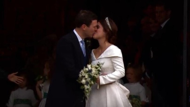 Royale Hochzeit Der Erste Kuss Von Prinzessin Eugenie Und