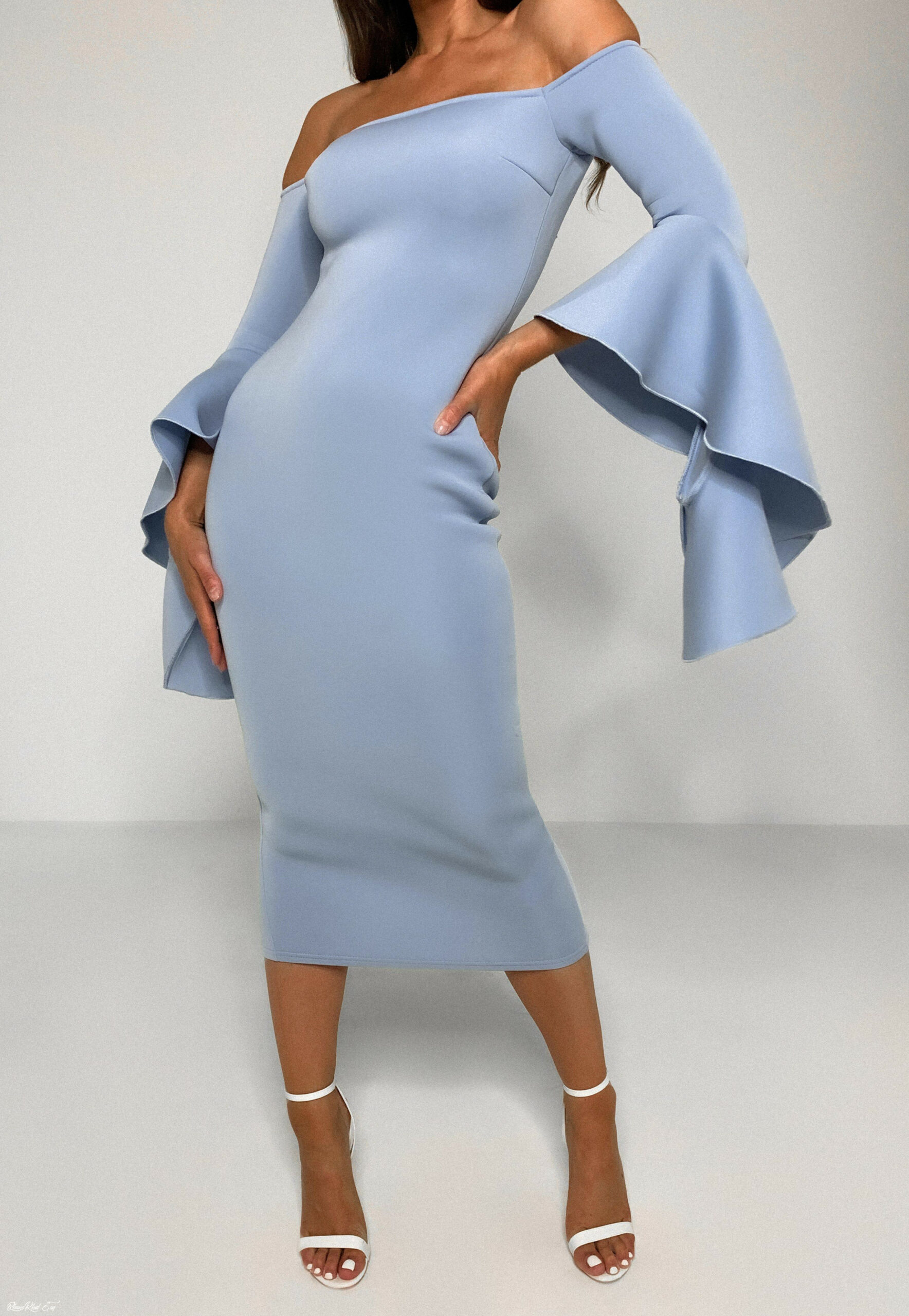 Scuba Bardot Kleid In Midi Länge Mit Rüschenärmeln In Blau