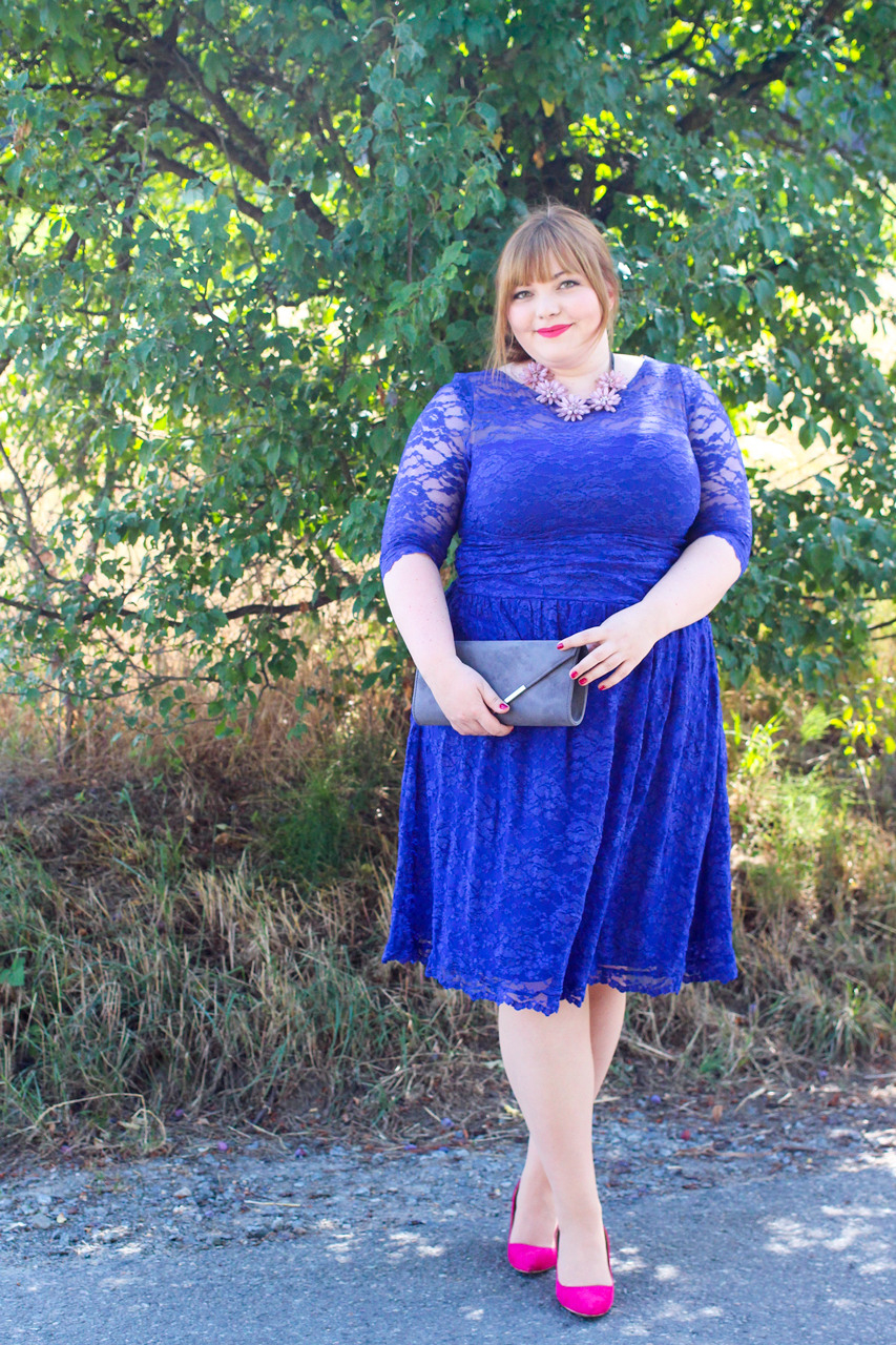 Something Blue Plus Size Hochzeitsgast Outfit