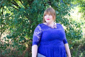 Something Blue Plus Size Hochzeitsgast Outfit
